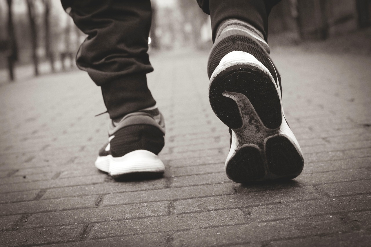 sports shoes, running shoes, shoe sole, shoes, feet, running, jog, run, walk, side walk, to stroll, sepia, black-and-white, detail, close up, bright, running shoes, running shoes, running shoes, running shoes, running shoes, running