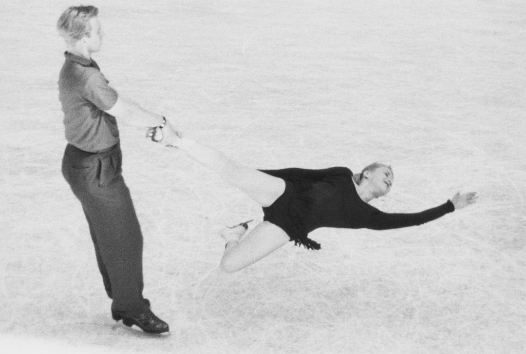 Title [Pair figure skating] Names Rizzuto, Angelo, 1906-1967, photographer Created / Published 10/1953 [October 1953] https://www.loc.gov/resource/ppmsca.69715/