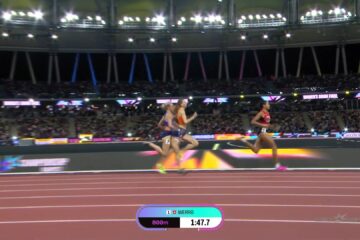 Audrey Werro loopt in het rood van Zwitserland aan kop in de 800 meter finale van de Ultimate Championship in Boedapest