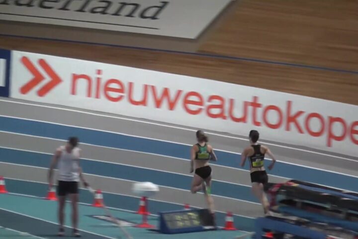 800 meter indoor bij het NK in Apeldoorn in 2014, de race waarin Yvonne Hak won
